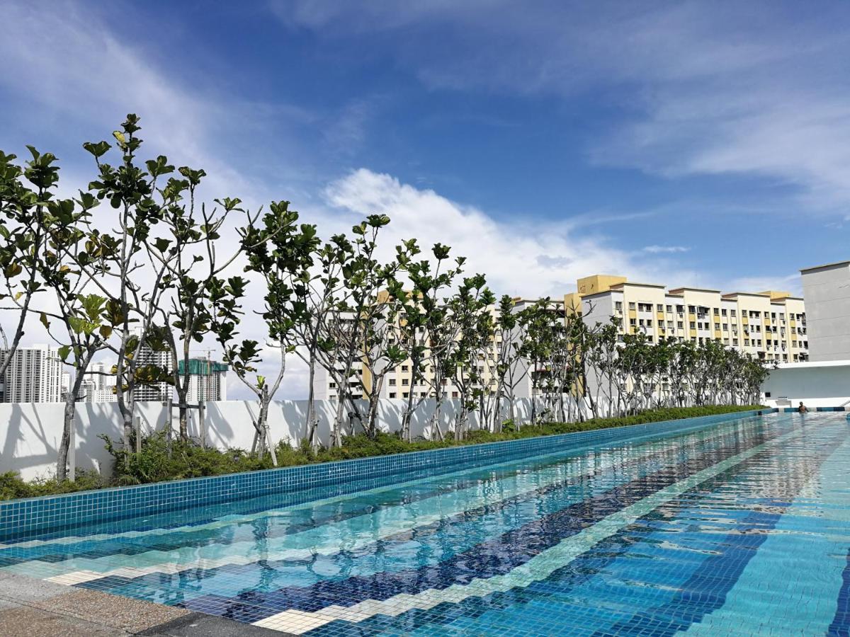 Landmark Stunning High Floor Coast View Studio #Netflix #Fast Wifi Tanjung Tokong Zewnętrze zdjęcie